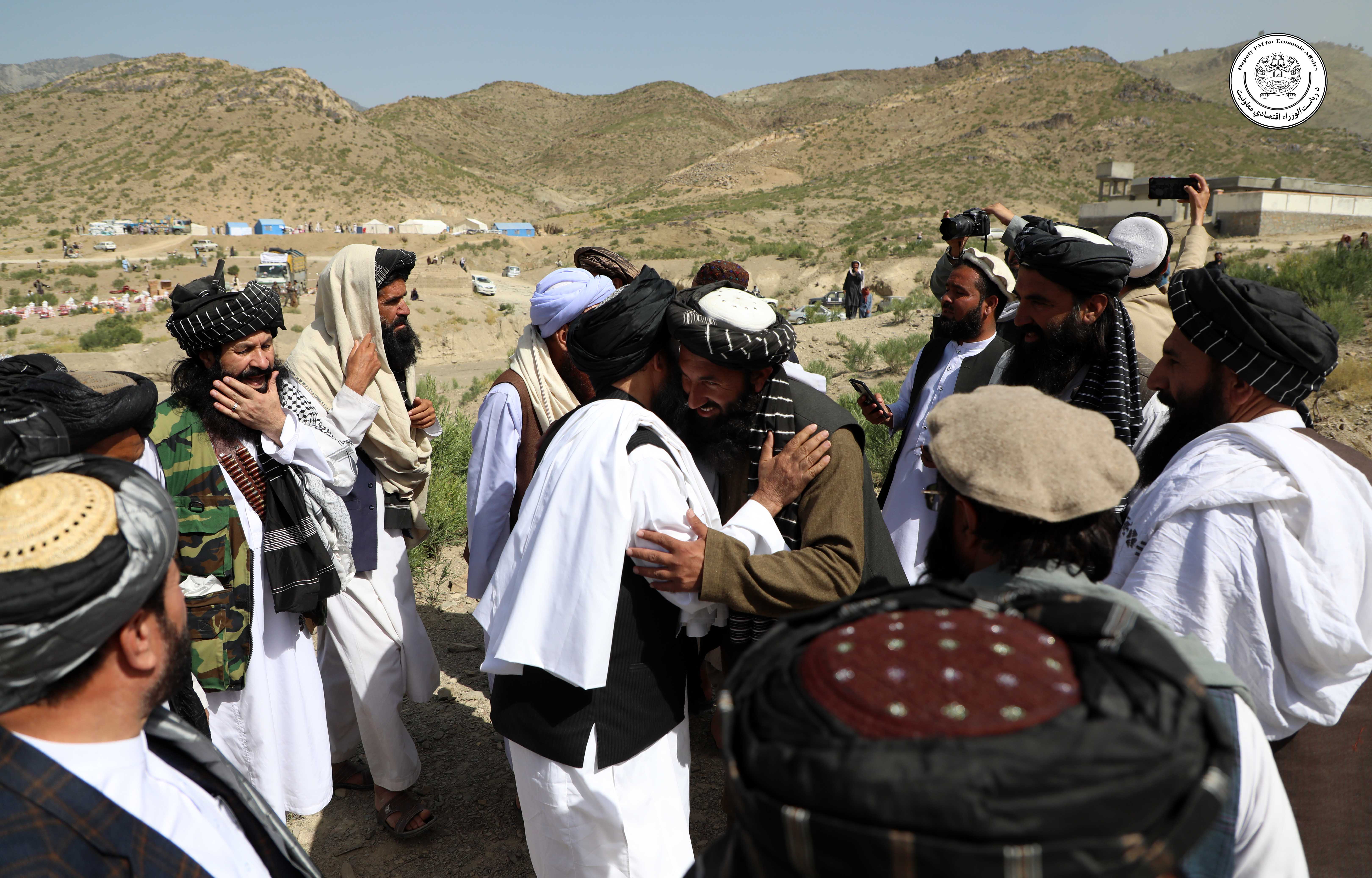 Mullah Abdul Ghani Beradar Akhund offers his condolences to the victims of the earthquake in Khost and Paktika