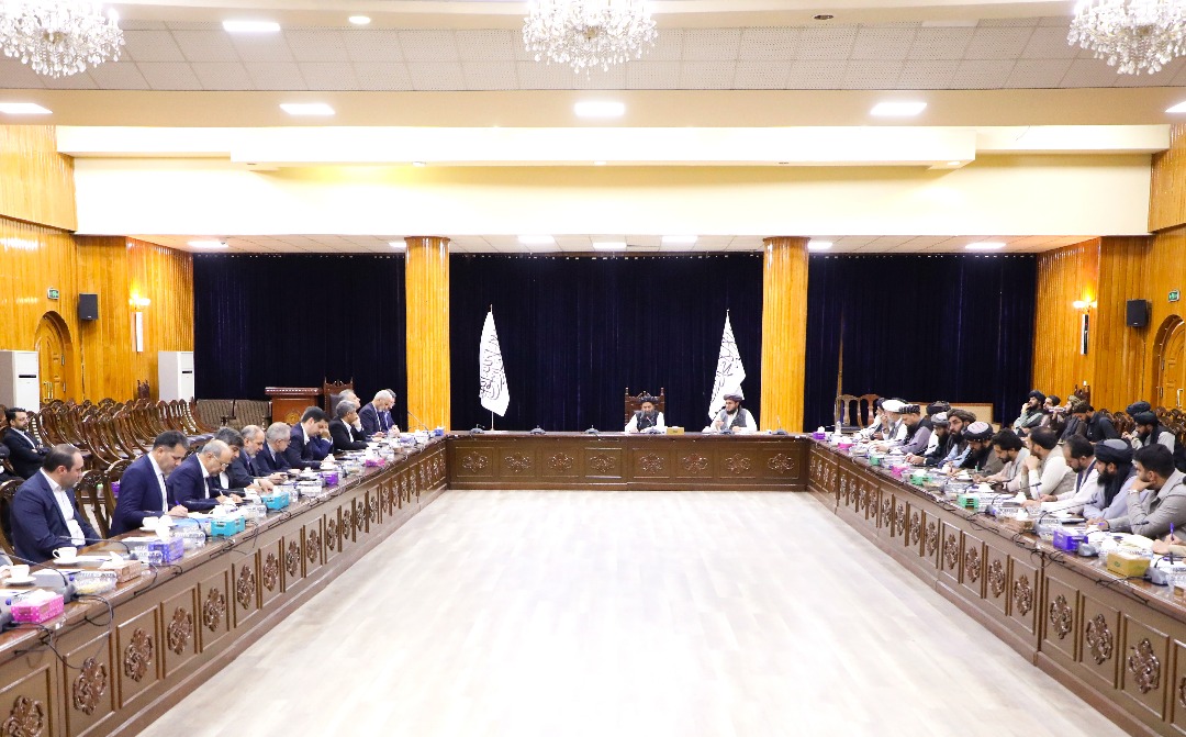 د ریاست‌الوزراء اقتصادي مرستیال محترم ملا عبدالغني برادر اخوند نن د روان ۱۴۰۴ لمریز کال د سنبلې میاشتې په ۲۵مه نېټه په خپل کاري دفتر کې د ایران اسلامي جمهوریت د صنعت، سوداګرۍ او کانونو له وزیر سید محمد اتابک او مل پلاوي سره وکتل.