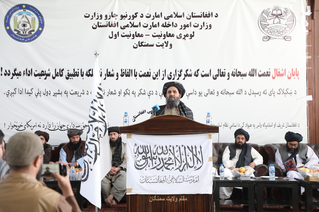 محترم ملا عبدالغنی برادر آخند با آسیب دیدگان زلزله در ولایت سمنگان ابراز همدردی نمود