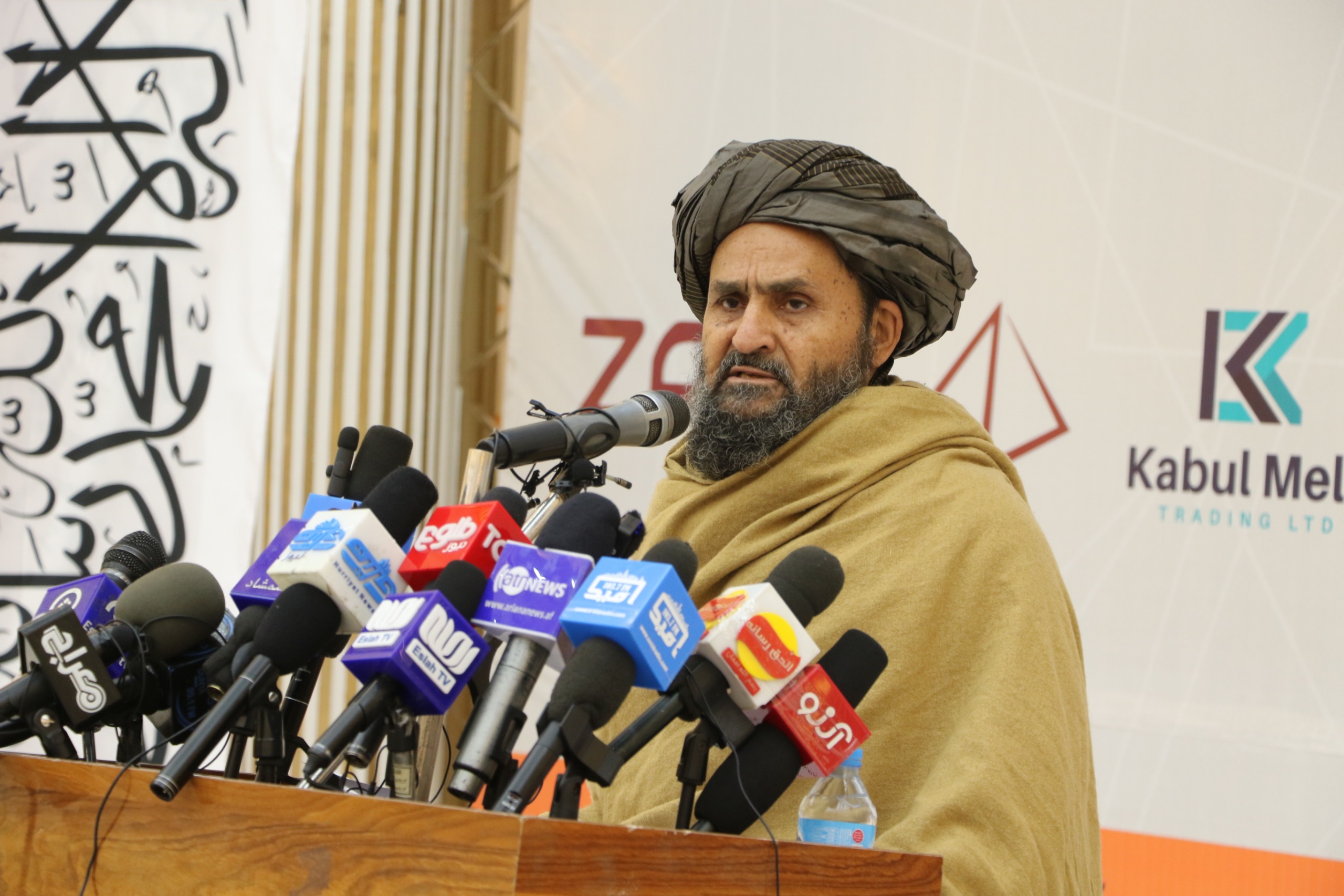 د ریاست الوزراء اقتصادي مرستیال له لوري د برېښنا یو شمېر لویو پروژو چارې پیل او ځینې یې ګټې اخیستنې ته وسپارل شوې