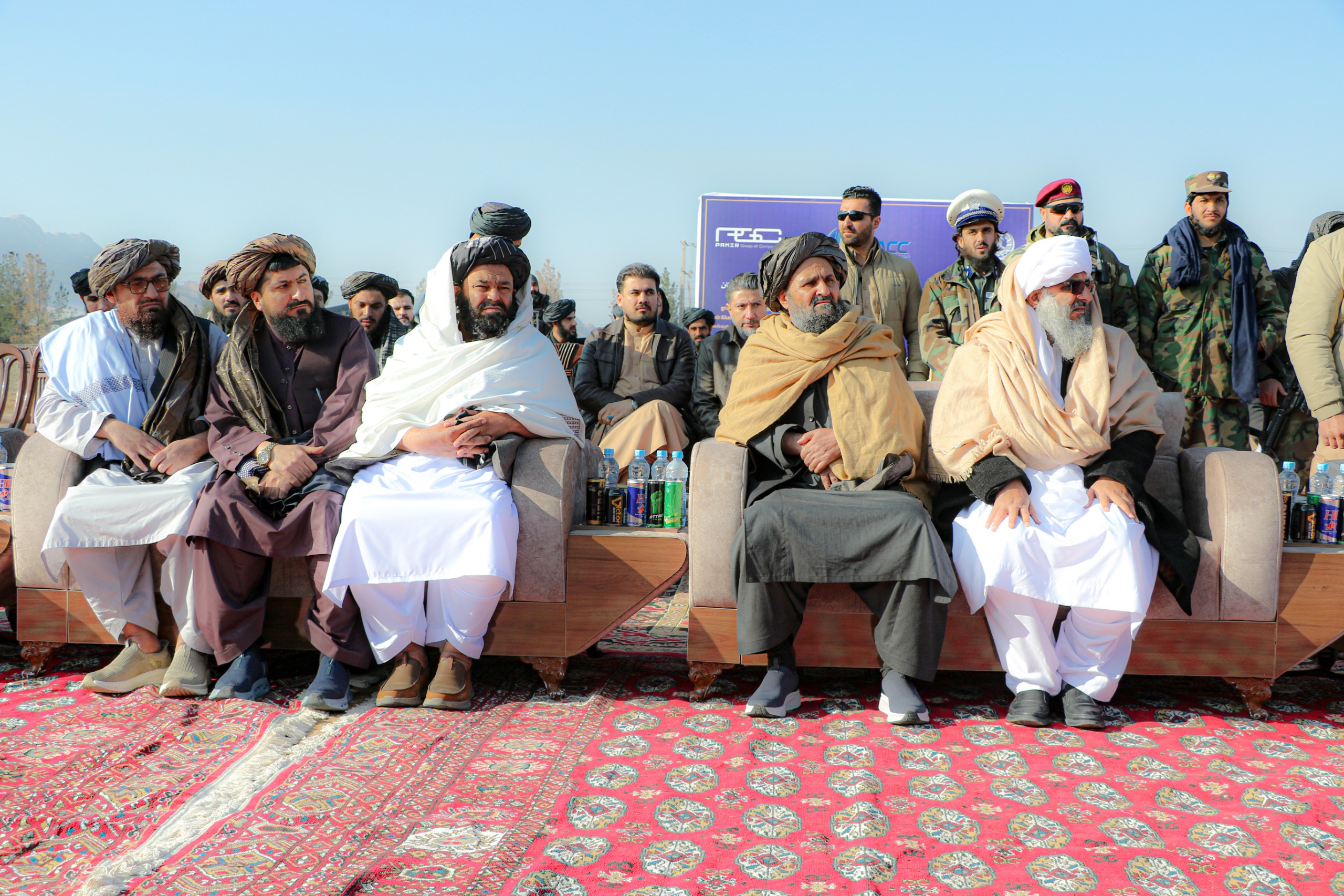 محترم ملا عبدالغني برادر اخوند په هرات ولایت کې د پامیر المونیمي قطیو تولیدي شرکت د بنسټ ډبره کېښوده