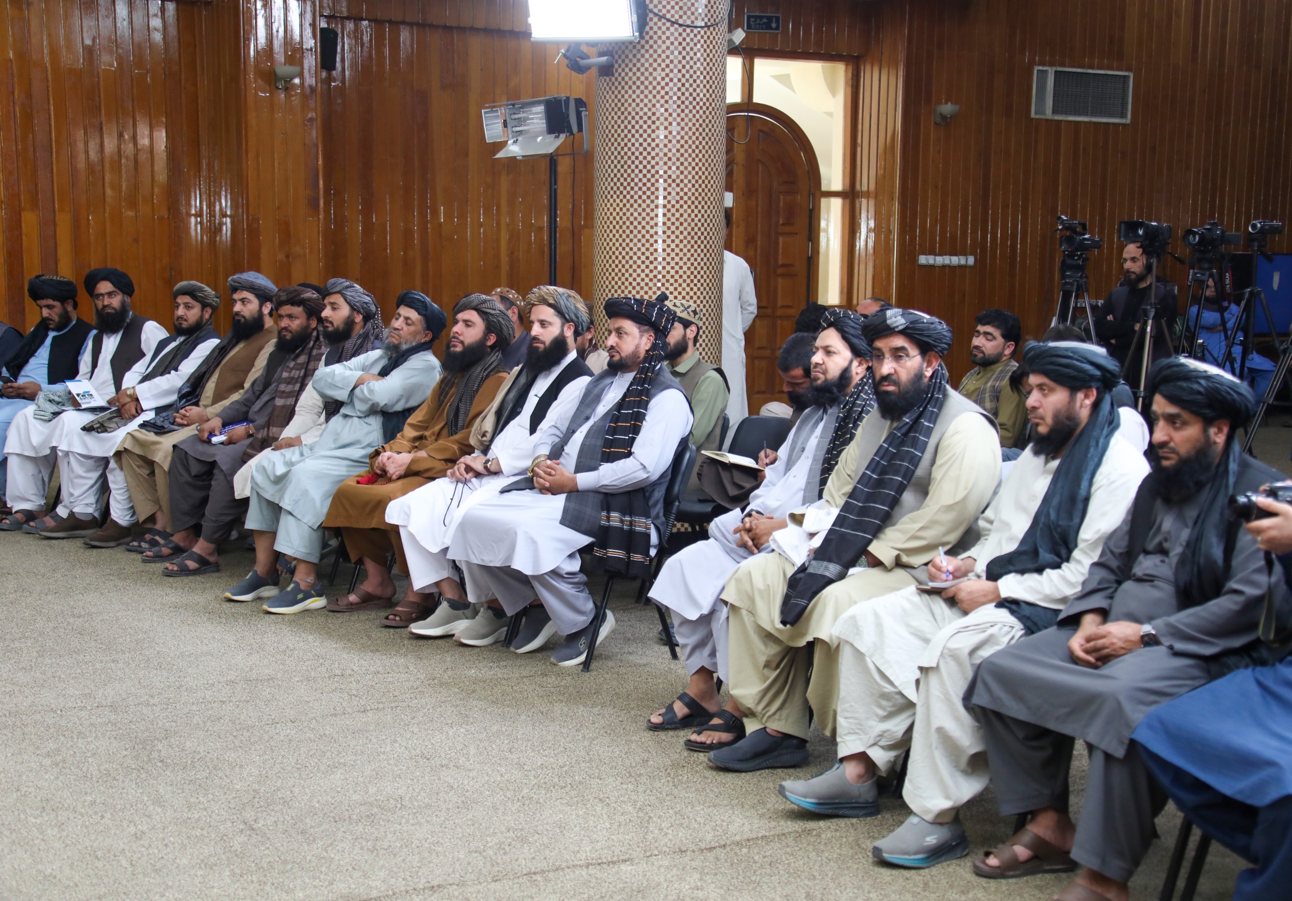 د هېواد په مرکز او نهو بندرونو کې د معیاري لابراتواري کمپلکسونو د جوړولو تړون لاسلیک شو