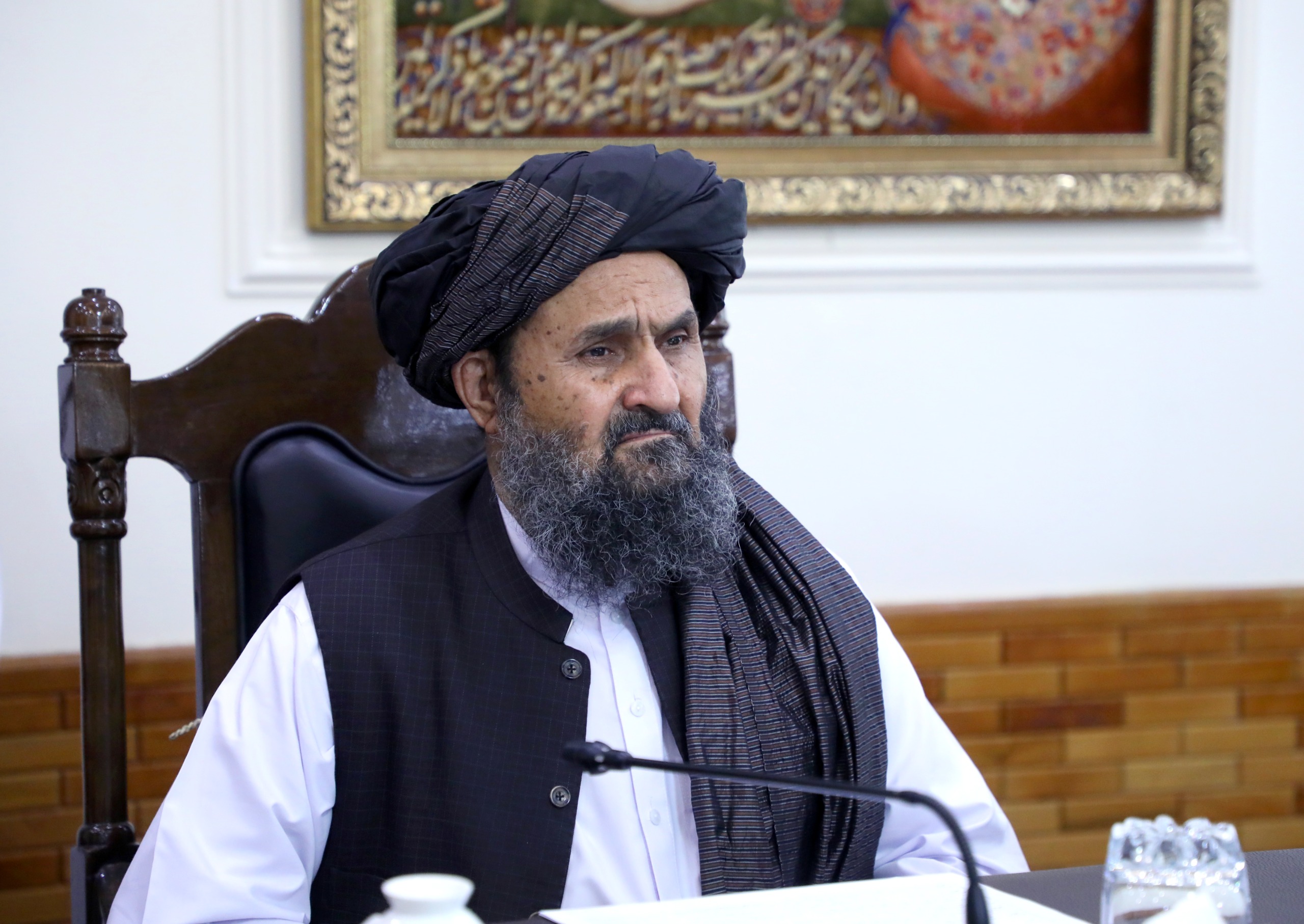 تدارکاتو کمېسیون د څه باندې اووه میلیارده افغانیو په ارزښت ۱۶ پروژې منظورې کړې